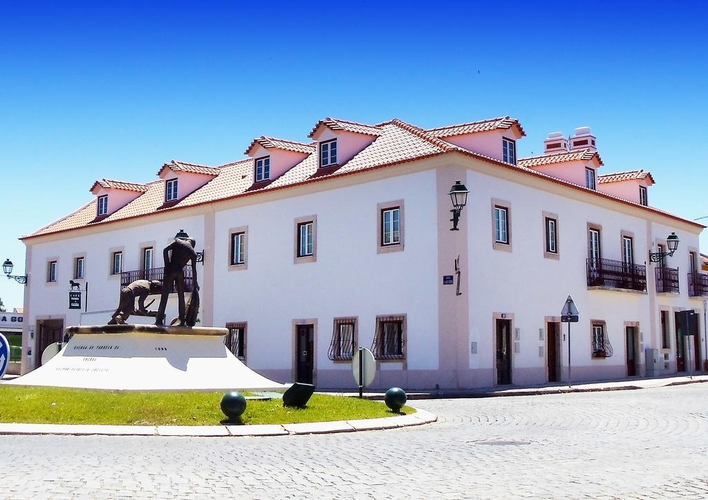 Casa Do Largo - Golega - Turismo De Habitacao Hotel Kültér fotó