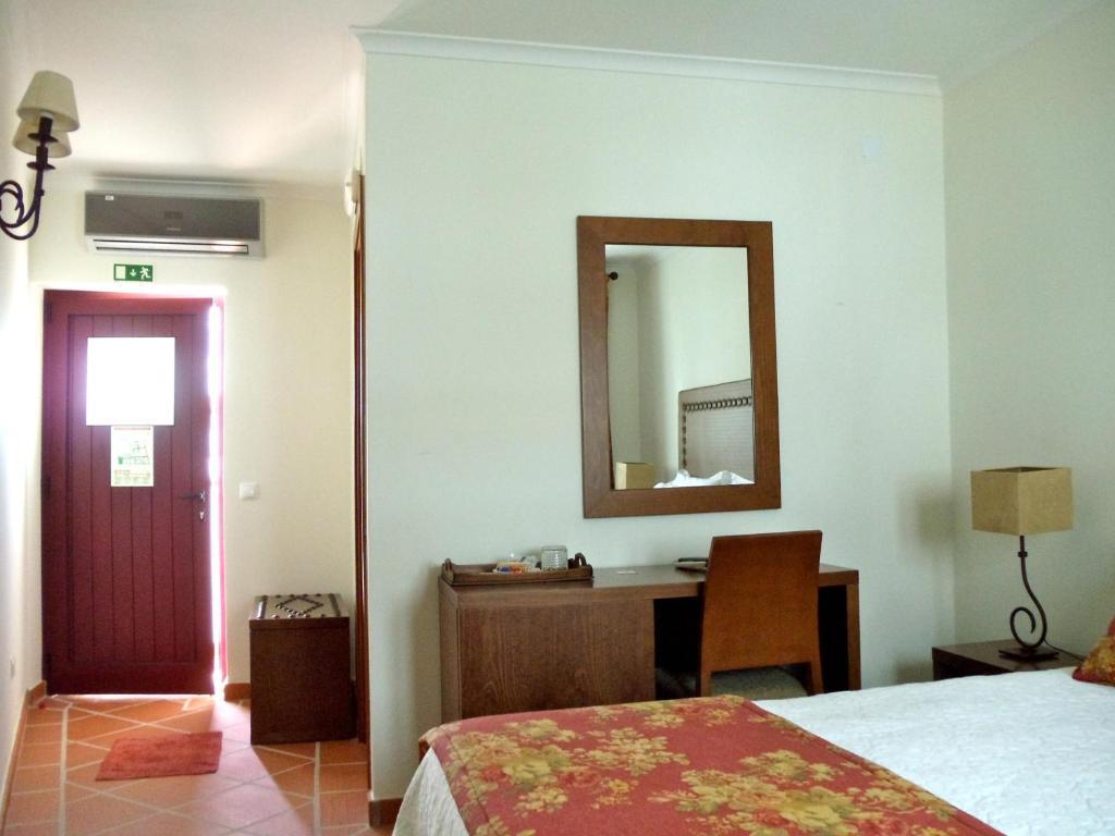 Casa Do Largo - Golega - Turismo De Habitacao Hotel Szoba fotó