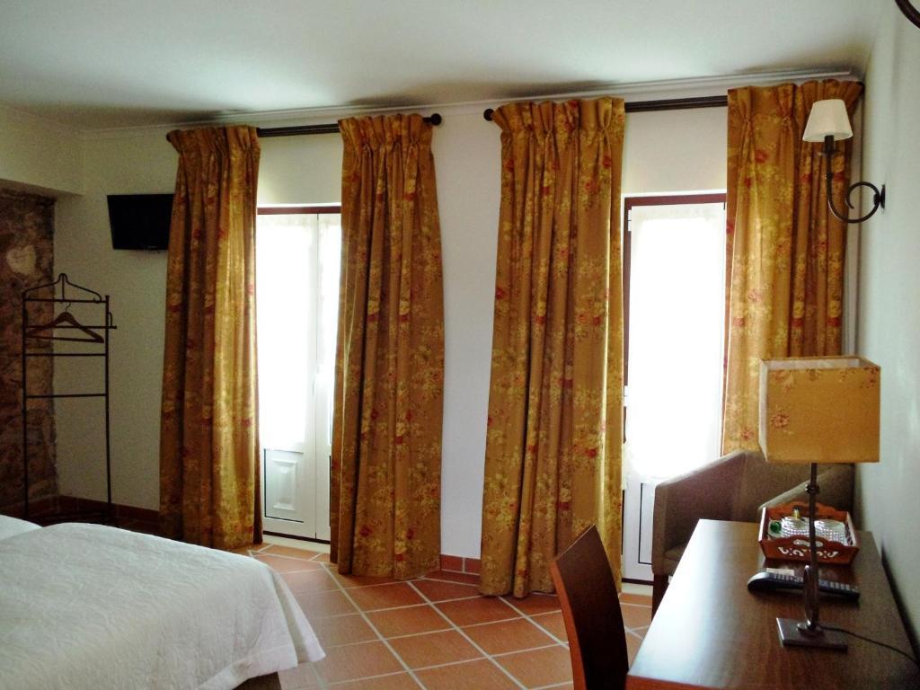 Casa Do Largo - Golega - Turismo De Habitacao Hotel Szoba fotó