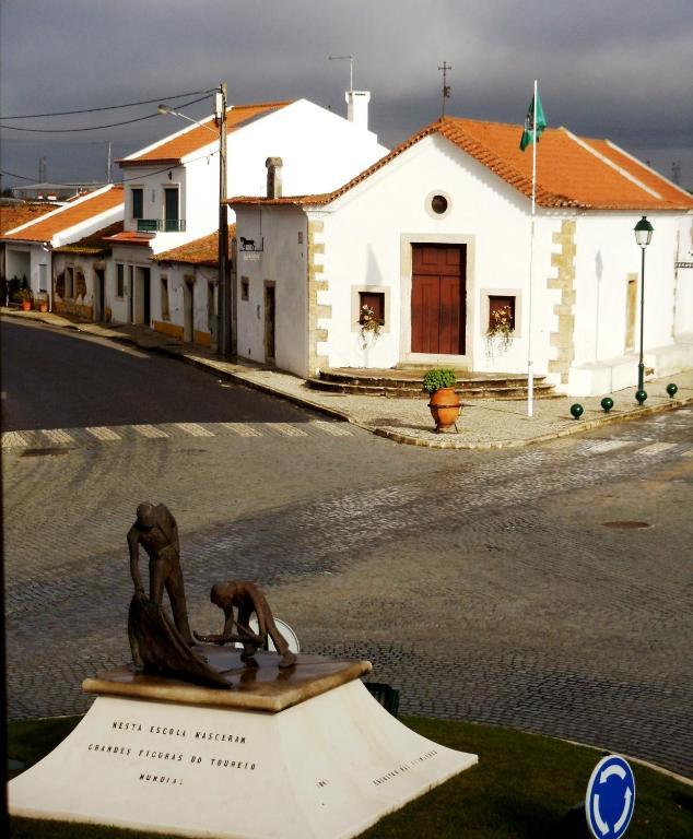 Casa Do Largo - Golega - Turismo De Habitacao Hotel Kültér fotó
